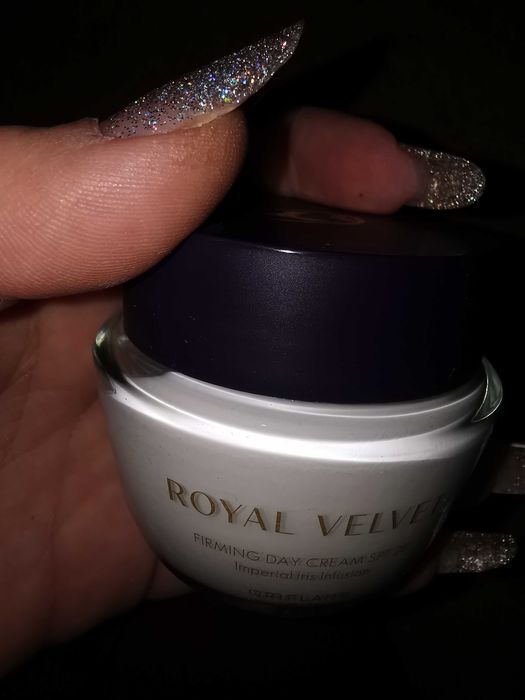 Royal Velvet, Oriflame, crema de zi SPF 20.