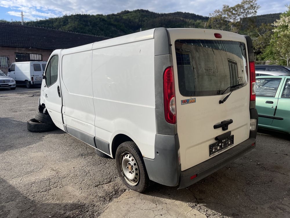 Opel Vivaro 2.0tdci 115hp НА ЧАСТИ