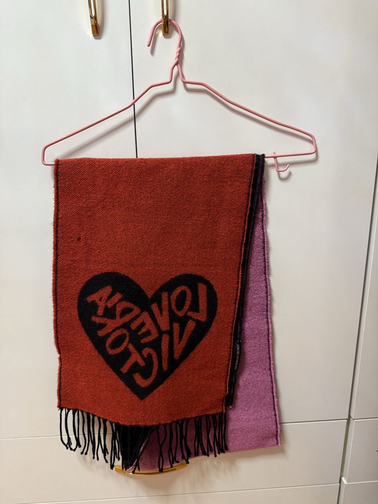 Двулицев шал Victoria’s Secret