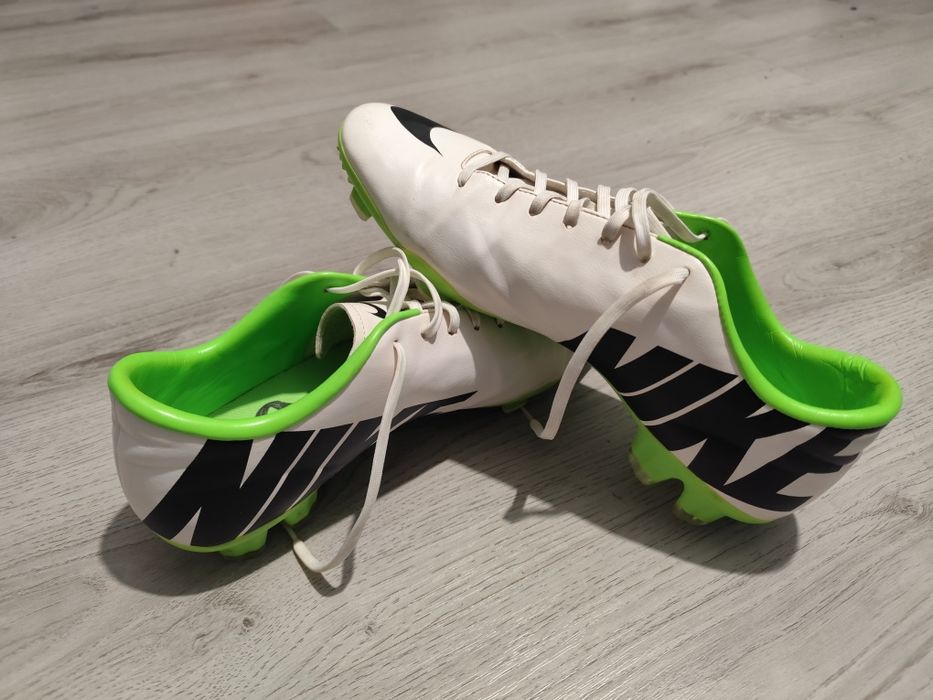 Ghete fotbal Nike mercurial
