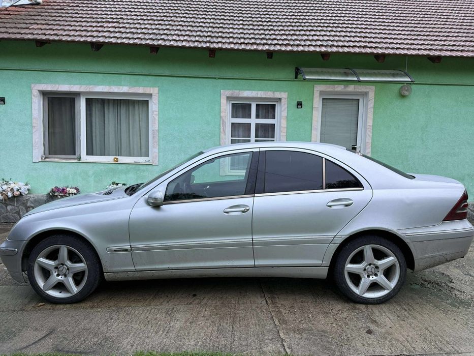 Vând mercedes c class