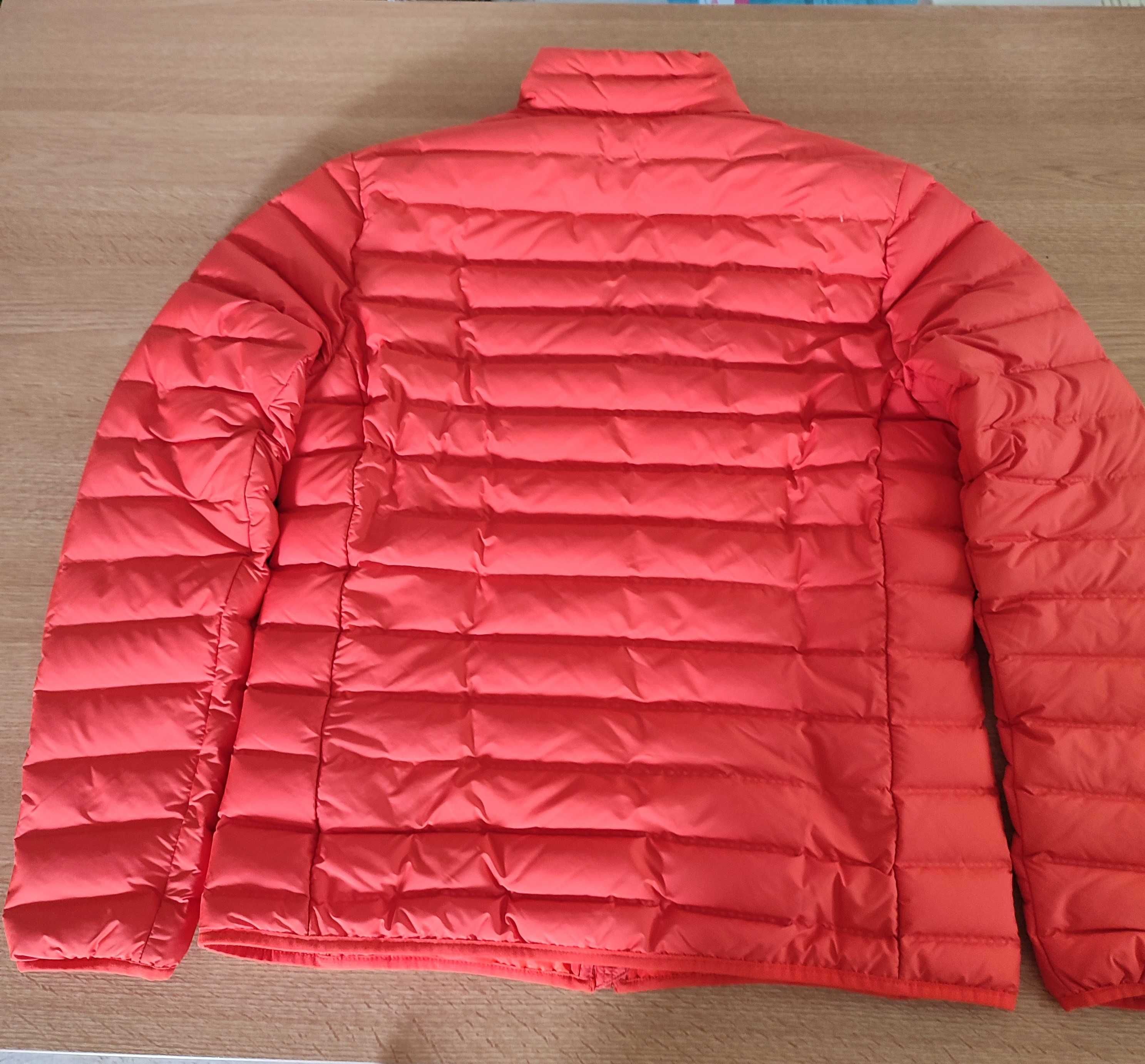 Продавам пухено яке Adidas размер L