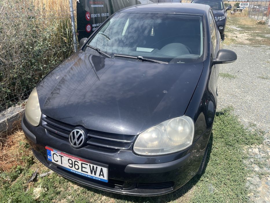 Vand 2 golf 5 la pachet•2500 pret fix!
