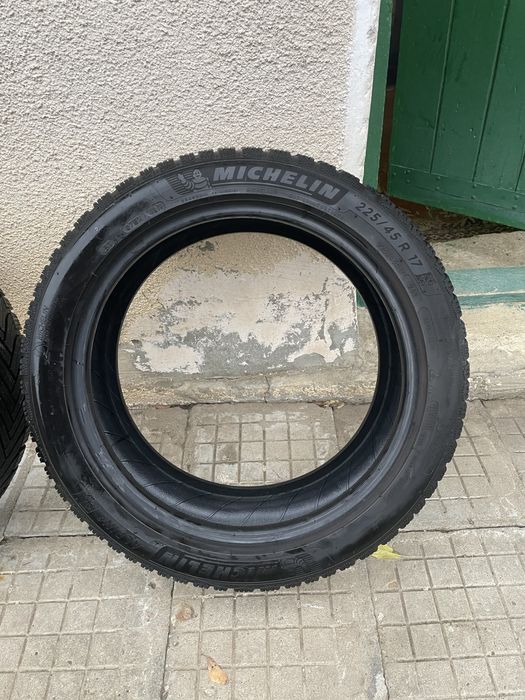 Продавам зимни гуми Michelin 225/45 R17