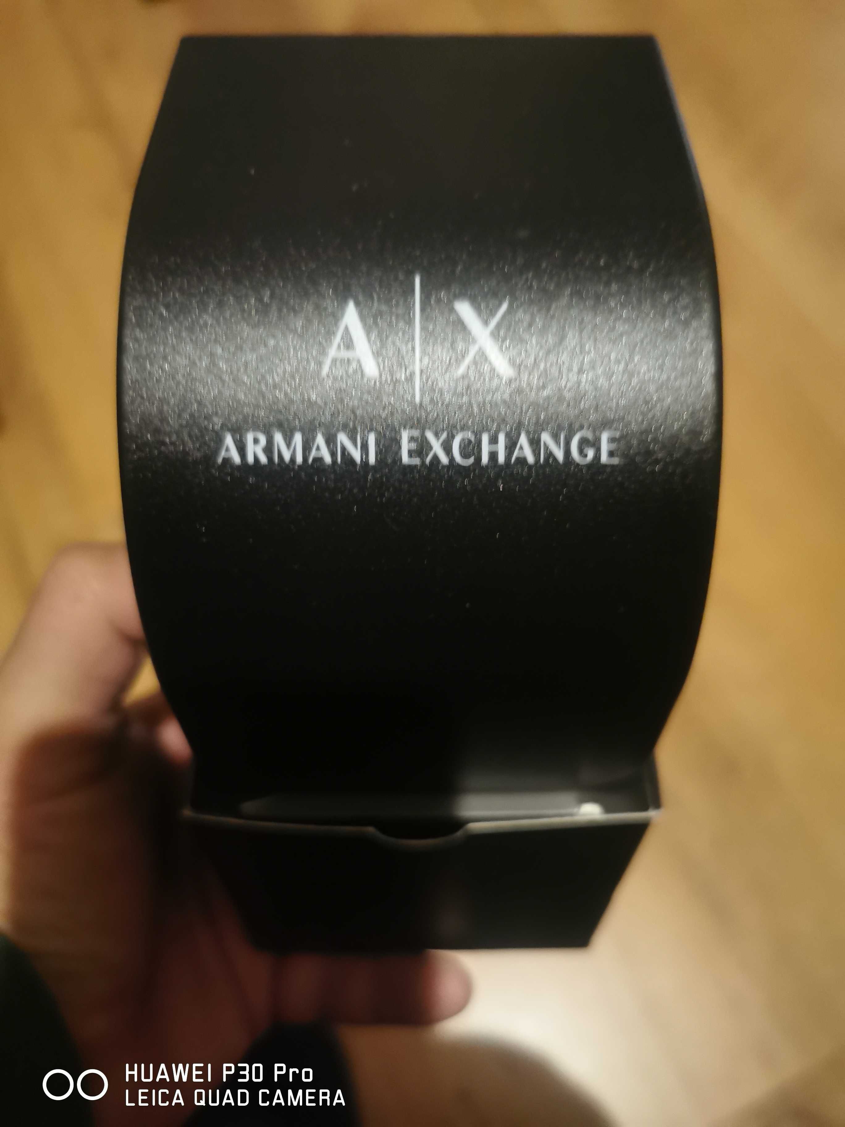 ARMANI  Часовник