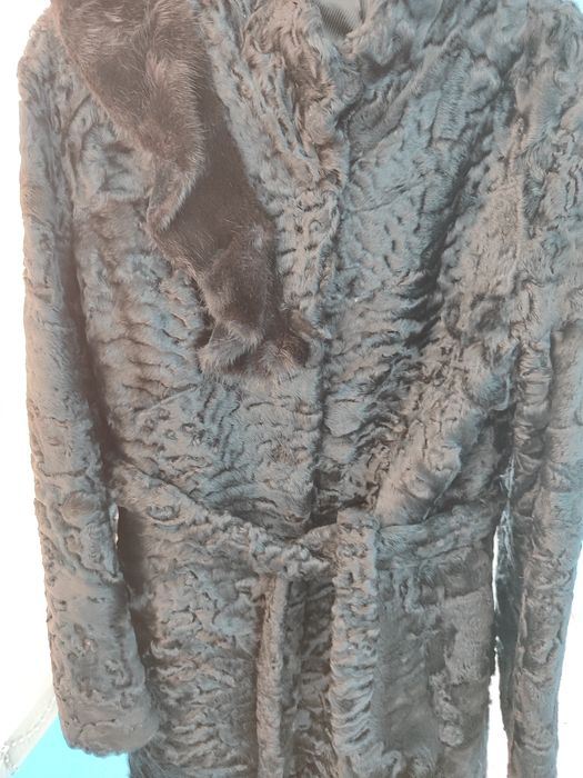 Шуба каракулевая