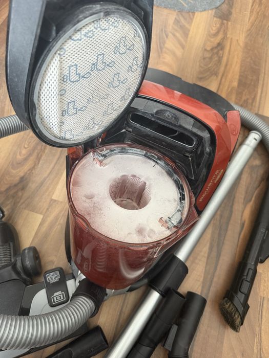 Apirator Rowenta fara sac, X-Trem Power Cyclonic