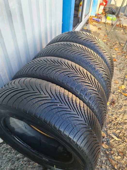 4 Anvelope de iarna *205/60R16*Michelin*LICHIDARE STOC*75 Lei Buc*