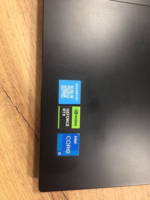 Лаптоп Gigabyte 17 inch