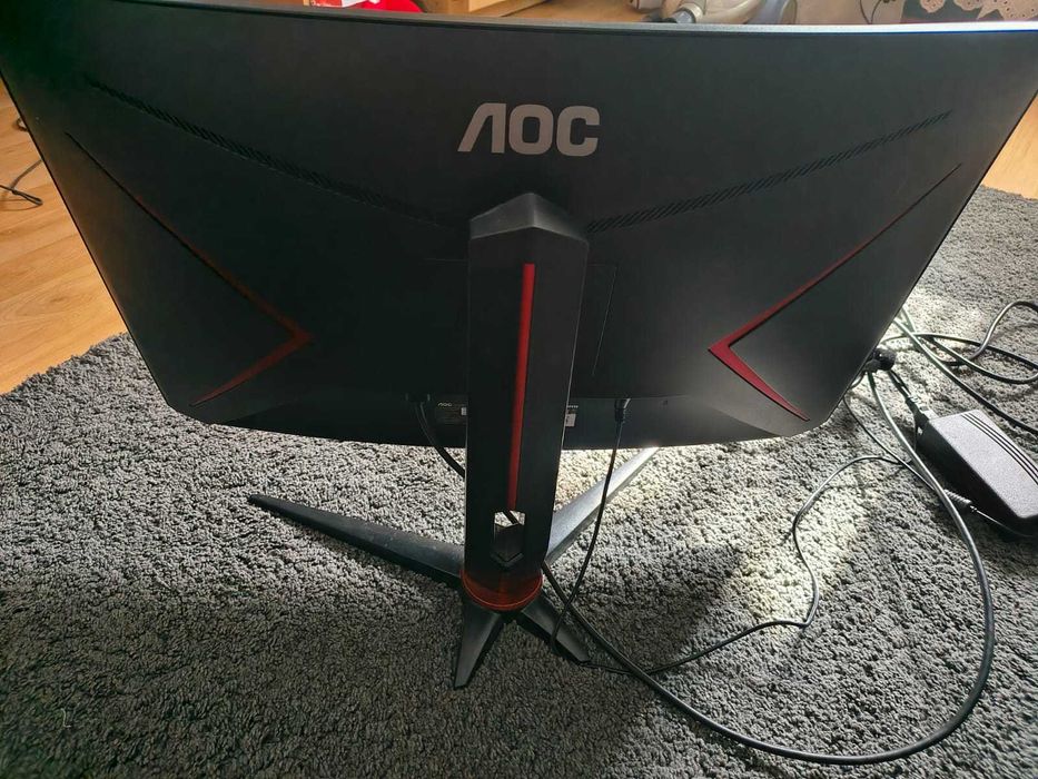 Vand monitor curbat de gaming aoc