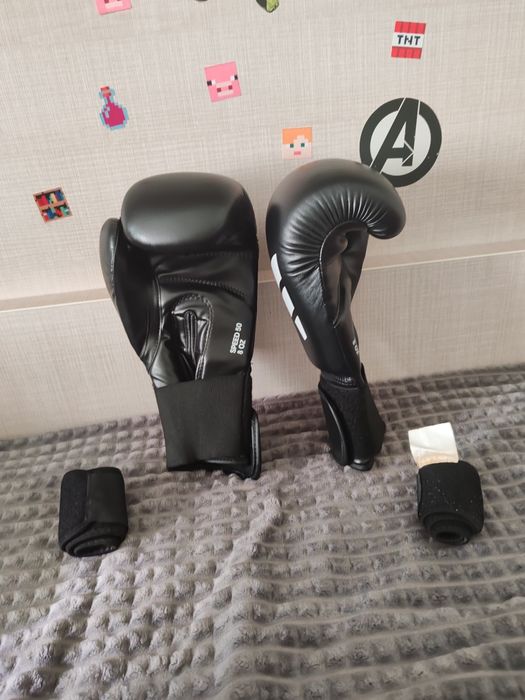 Mânusi de box și fasa