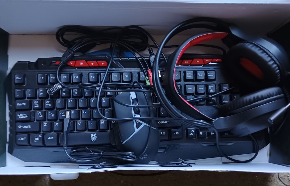Tastatură gaming+mouse+câști