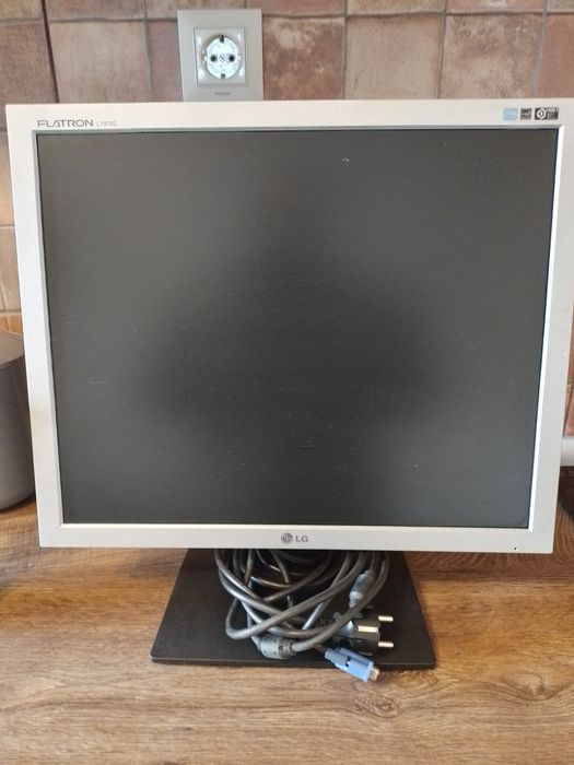 Монотор  LG FLTRON L1919S