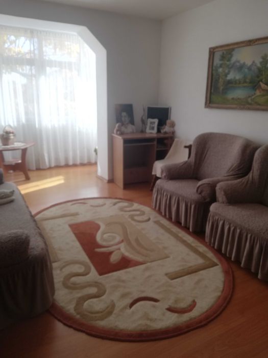 Vând  sau schimb apartament 4  camere Motru
