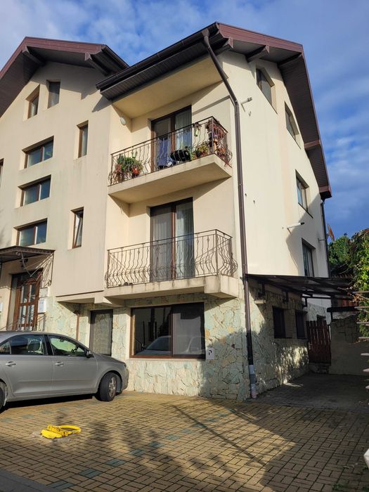Apartament cu trei camere, doua parcari si gradina, cart. Europa