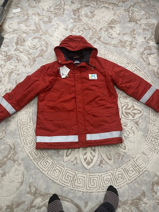 Продам спецовку (куртку зимнюю )
