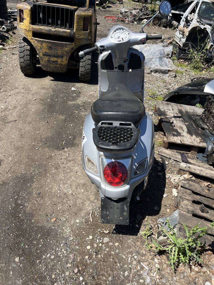 Piaggio Vespa gts / granturismo 125 кубика