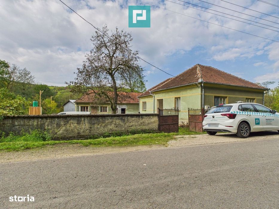 Casă cu teren generos Vărădia de Mureș - Stejar