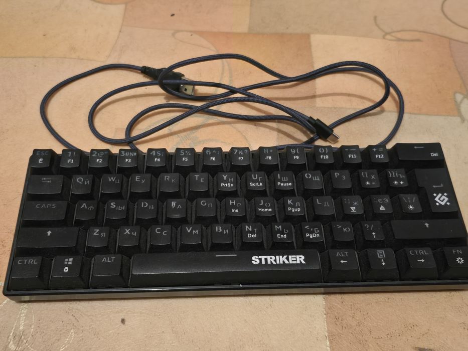 Продам клавиатуру механическую