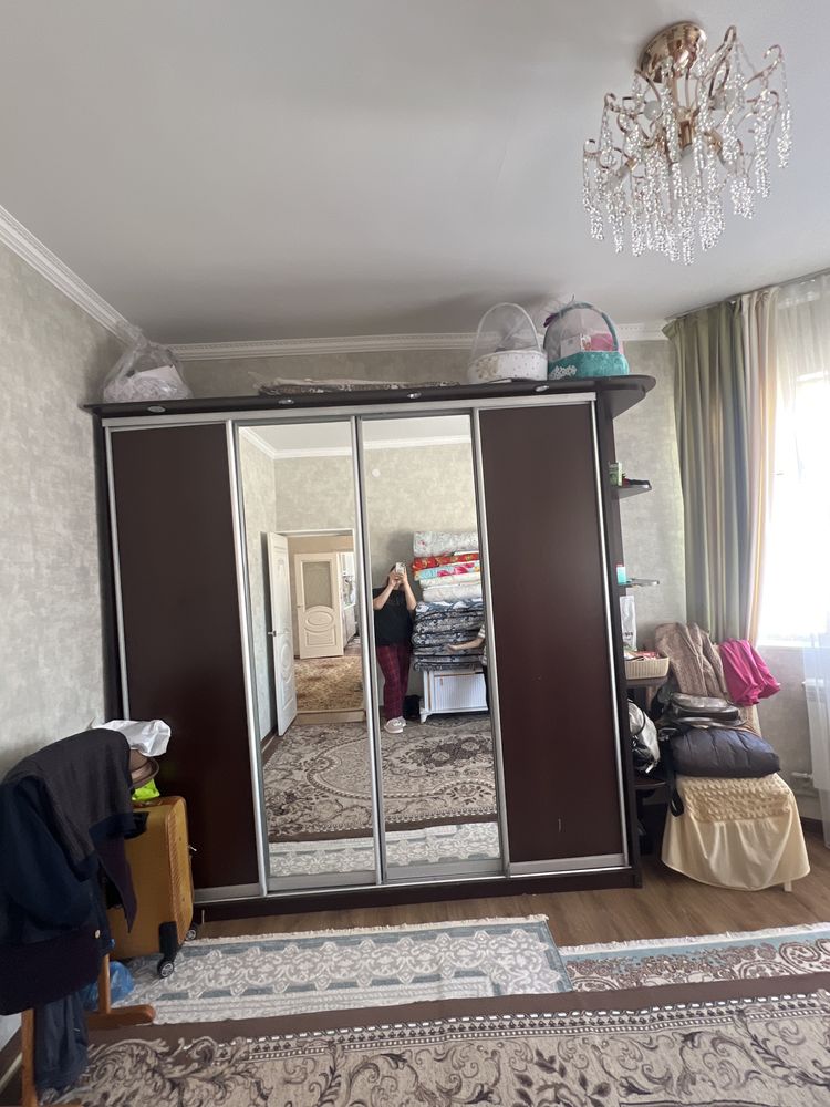 Шкаф 4 дверной ,купейный.