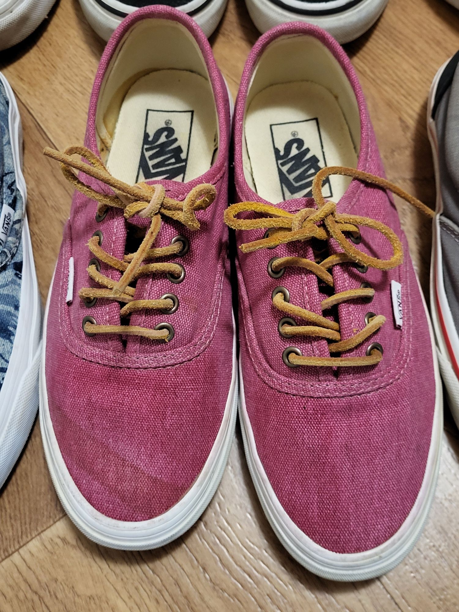 Колекция кецове Vans 37-39 + няколко Converse