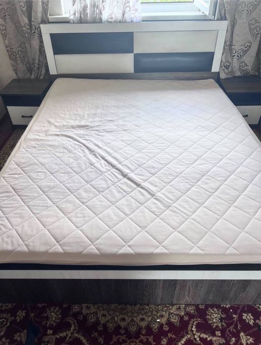 Кровать без матраса
