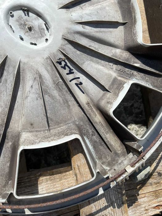 16 цола Тасове Toyota Avensis Corolla  Оригинални