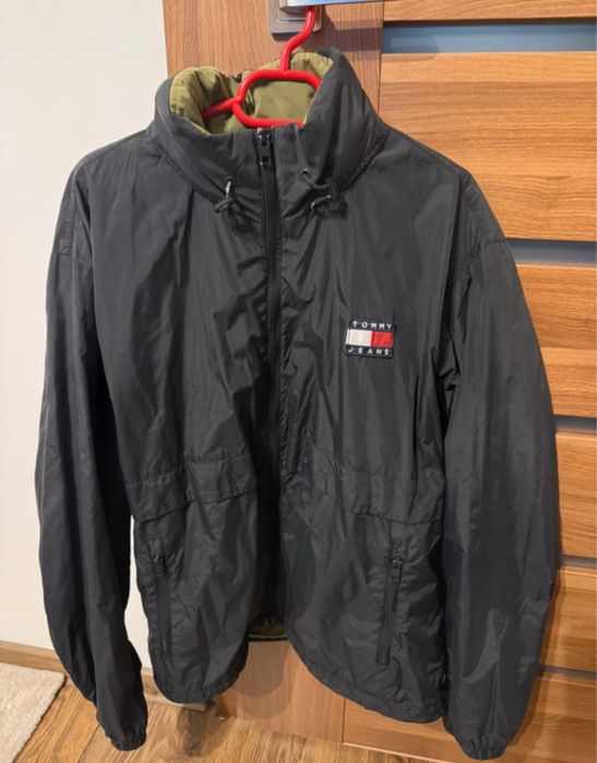 Vând geaca Tommy Jeans