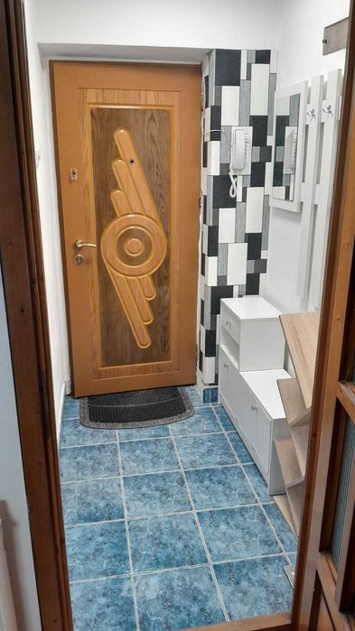 Se închiriază apartament 200e