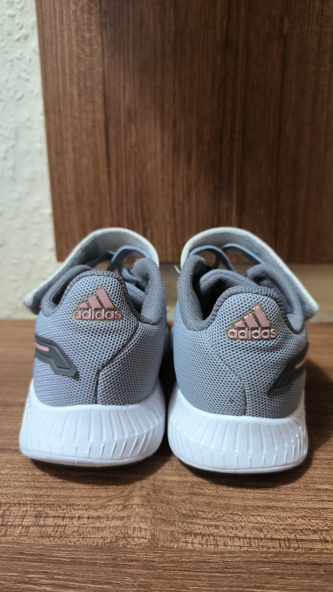 Маратонки за момиче Adidas 24