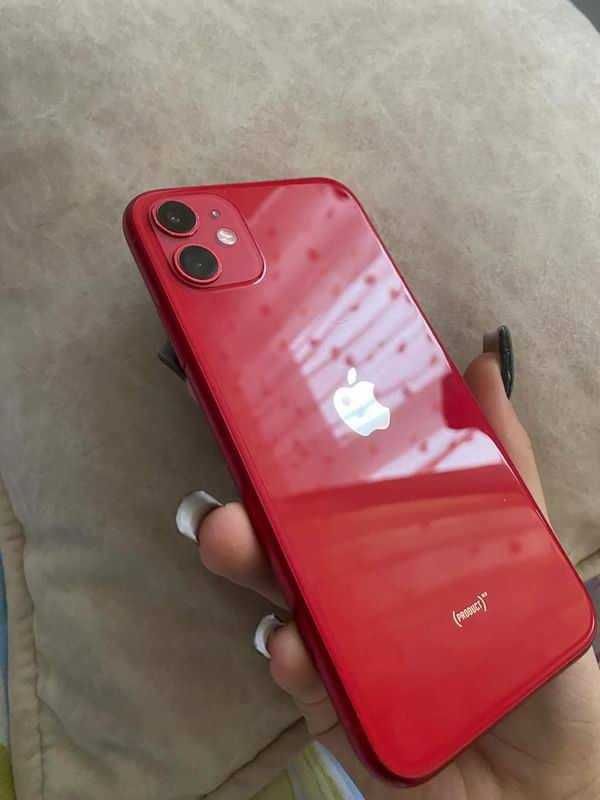 Продам iPhone 11 64