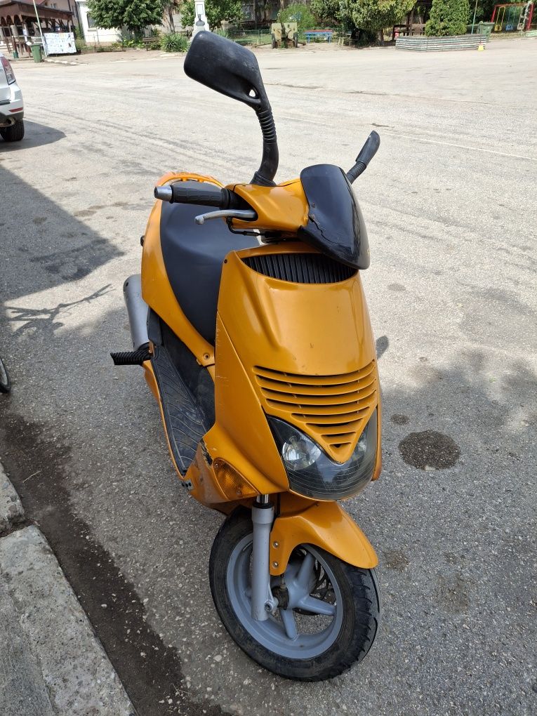 Априлия 150cc с документи