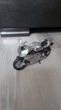Vând machetă motocicletă MV Agusta F4