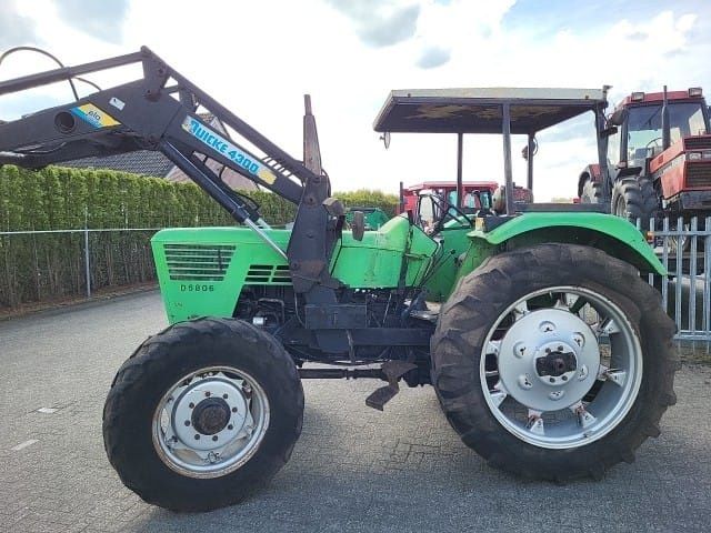 Tractor Deutz Fahr 6806 cu încărcător