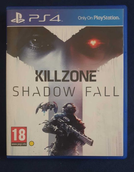 De vanzare un joc PS4