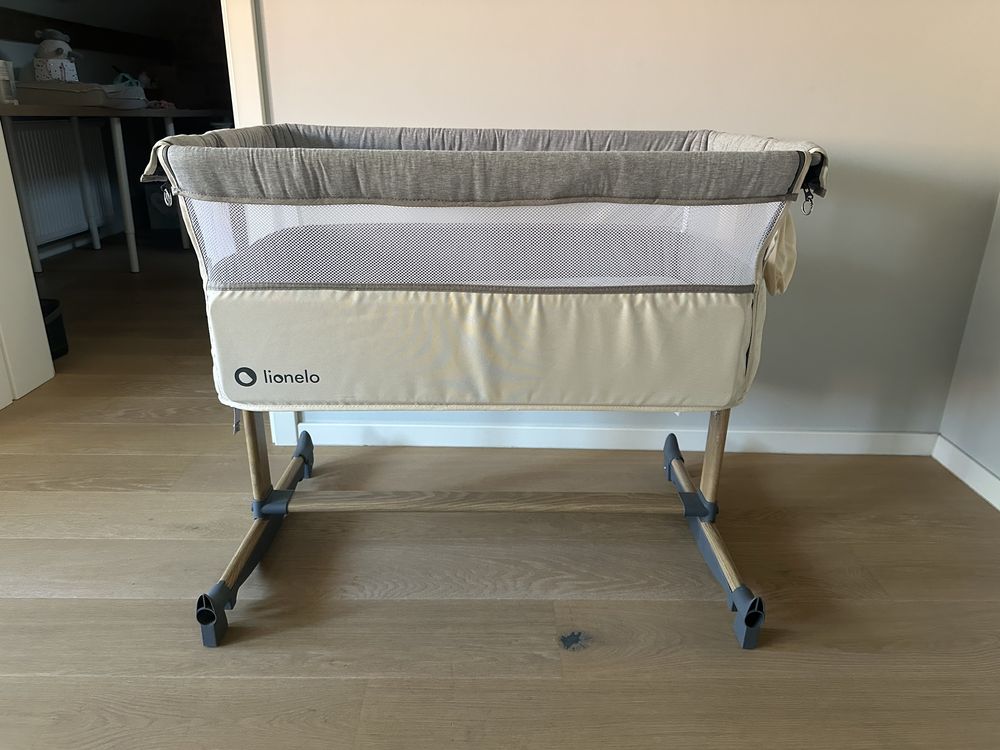 Pătuț co-sleeper Lionelo cu balansare+protectii saltea+cearsafuri