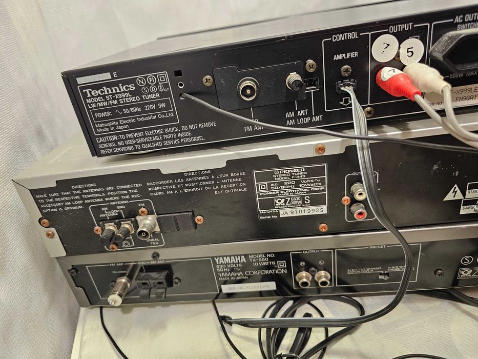 Tuner Technics ST-X999L Pioneer F-443 Yamaha TX-550