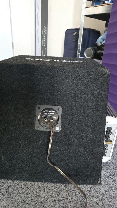 Бас каса с усилвател