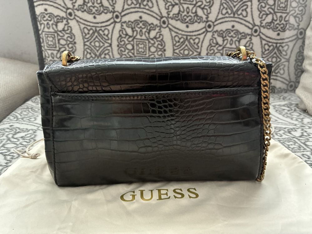 Кожена чанта GUESS