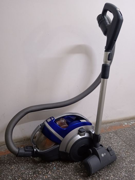 Продаётся пылесос LG