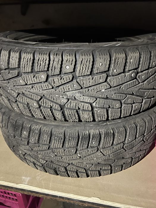 Шины шипованные в хорошем состояний! Подходит на хюндай акцент