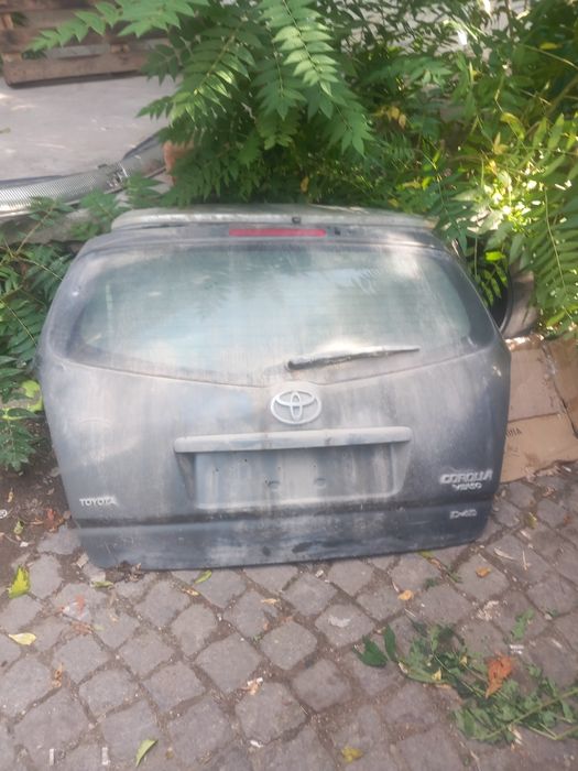 Заден капак за Toyota Corolla Verso от и две втора и нагоре