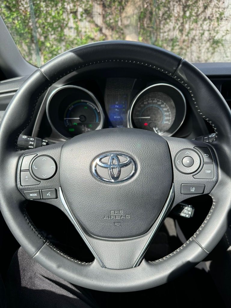Toyota auris hibrid 75 mi km 2016