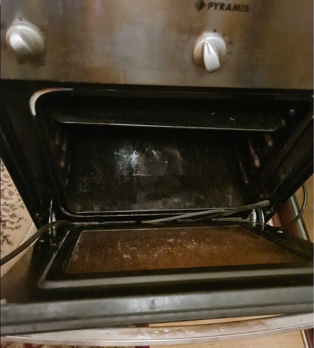 Cuptor piramis, functioneaza bine, folosit