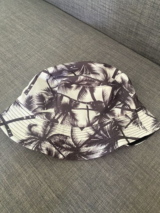 Шапки идиотки двулицеви