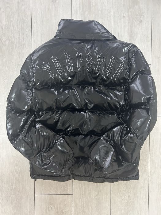 Geacă Trapstar Puffer Licioasă – Nouă, Originală, Marime S