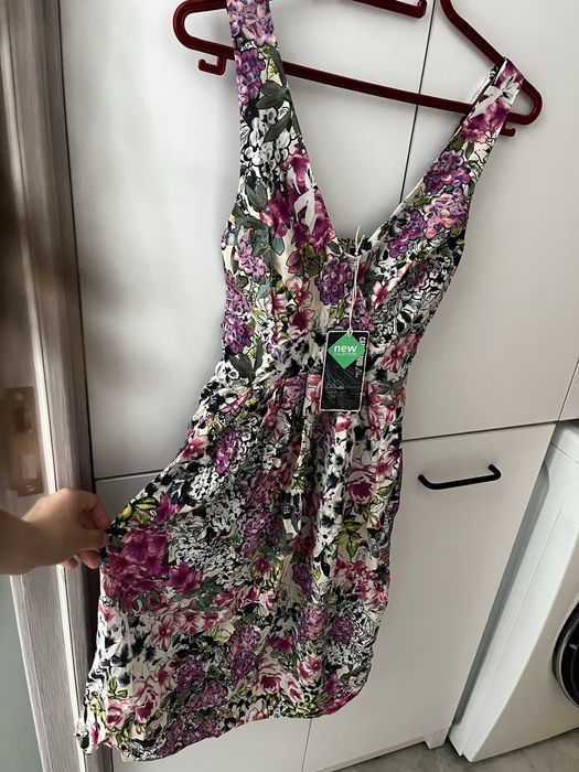 Нови рокли, по 20 лв.