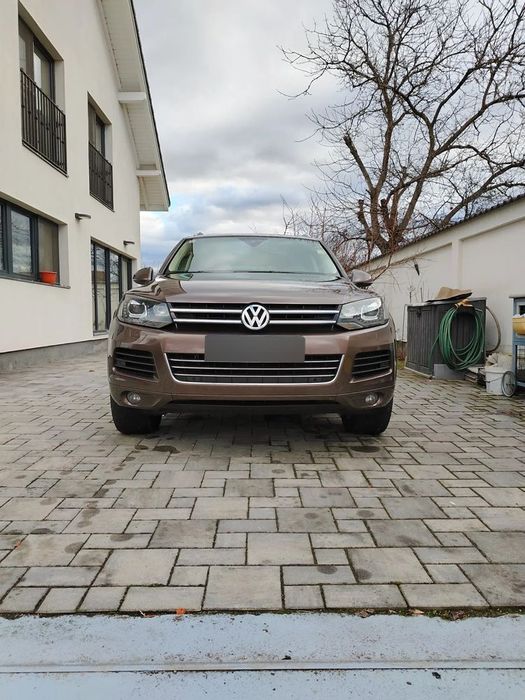 Volkswagen Touareg Perne de aer si o trapa panoramica ifera un confort deosebit!