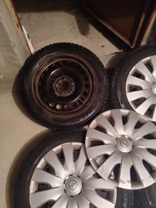 4 jante de tabla pentru Opel Astra J cu anvelope Michelin de iarna 205