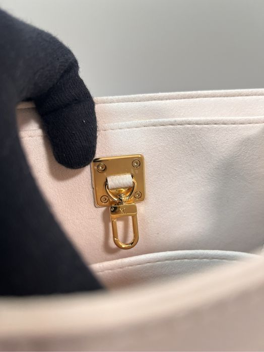 Geanta Louis Vuitton Lock&Go